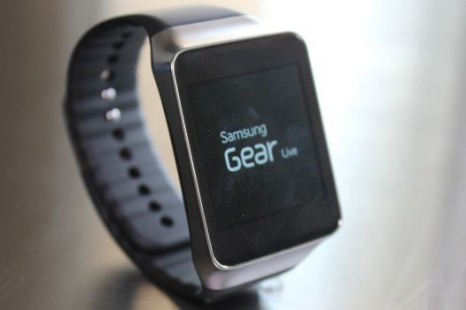 Samsung the Gear live, Smart watch with Super Amoled Touch screen